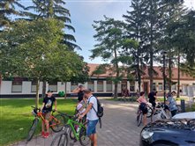 Výlet na bicykloch 2022 - dekoratívna grafika